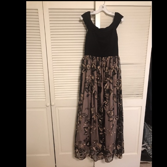 David's Bridal Dresses & Skirts - COPY - David’s Bridal off-the-shoulder embroidered gown